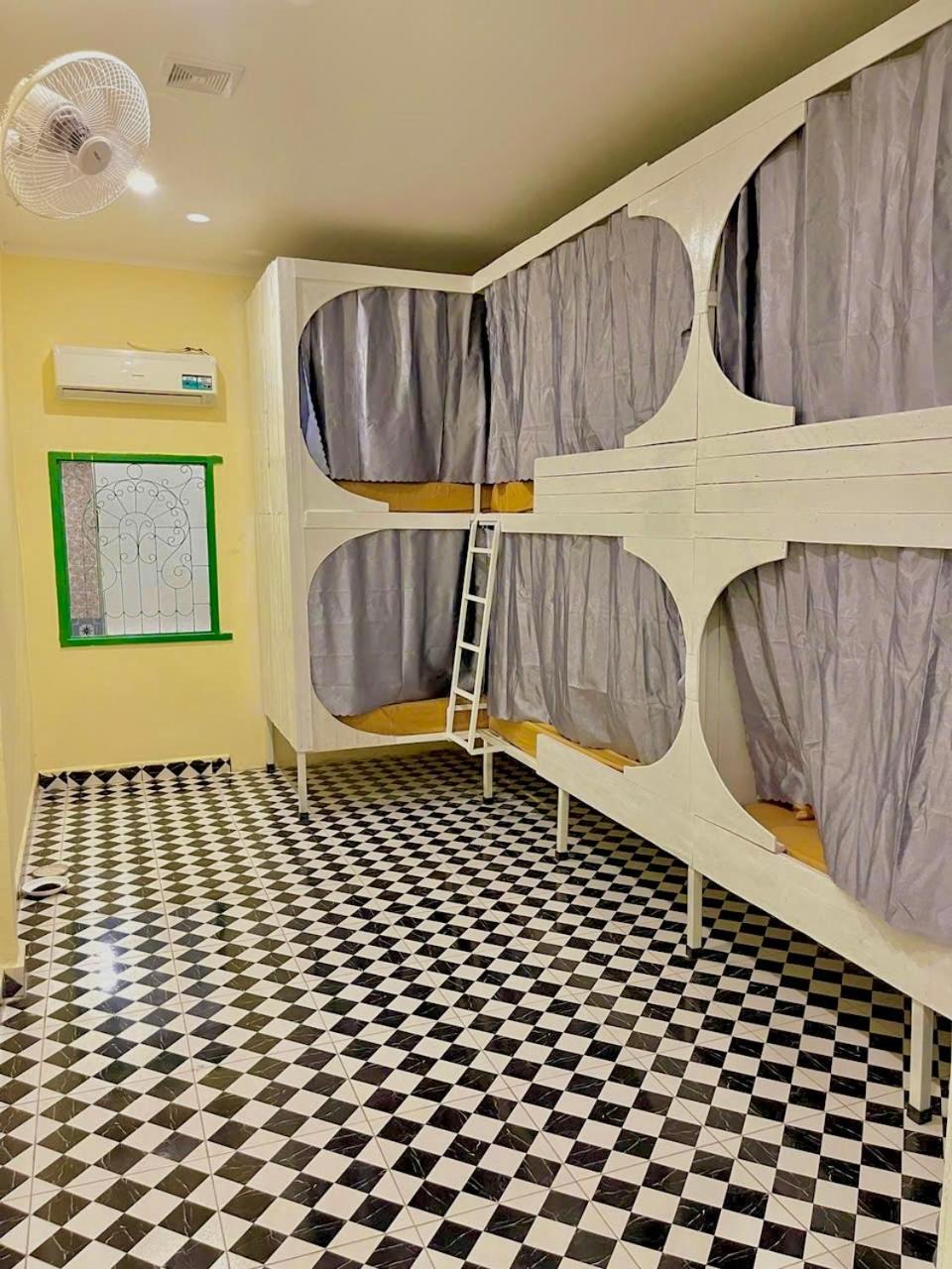 Golden Dragon House Ванг-Виенг Экстерьер фото